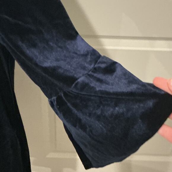 NWT Jude Connally Women’s Kerry Navy Velvet Like Bell Sleeve Dress Size Large - Picture 9 of 14